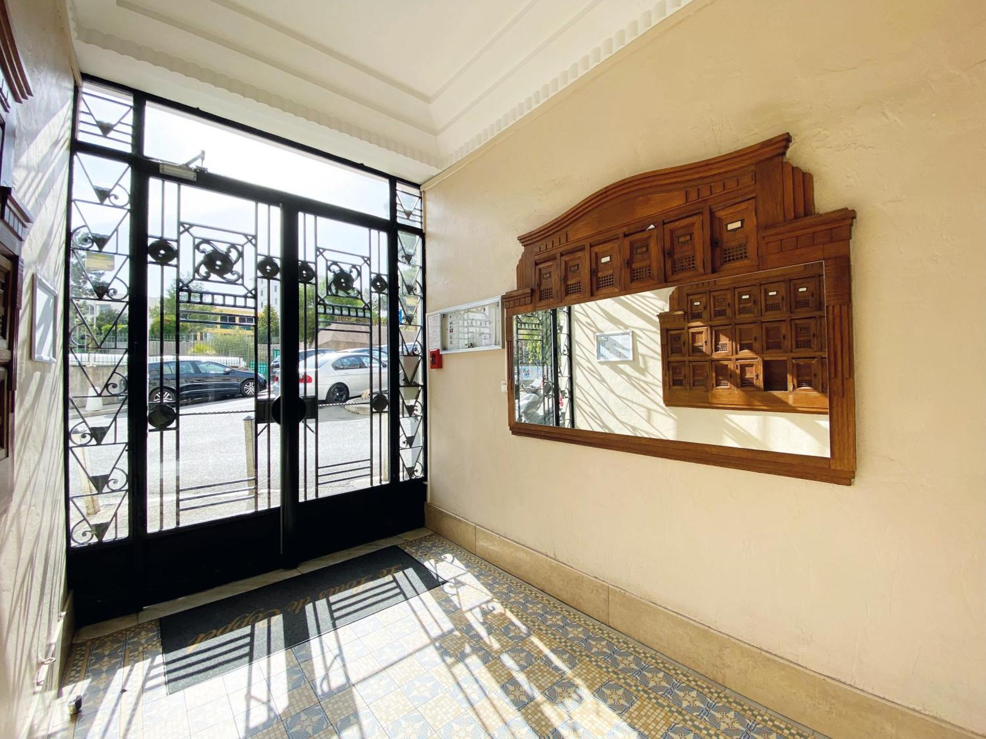 Beautiful Renovated Apartment ,Next To The Beach ! Air-C, Free Parking! Nisa Exterior foto