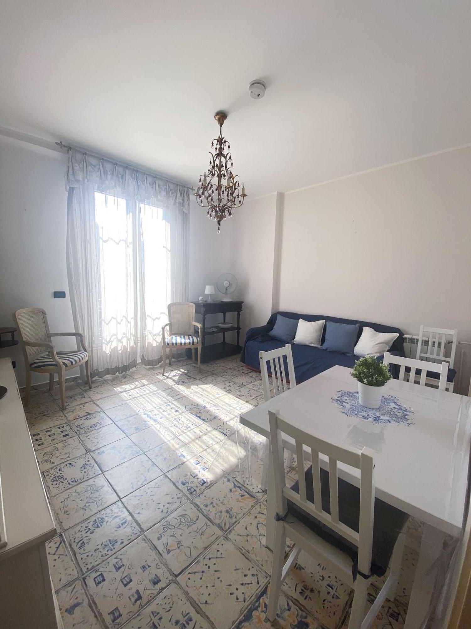 Beautiful Renovated Apartment ,Next To The Beach ! Air-C, Free Parking! Nisa Exterior foto